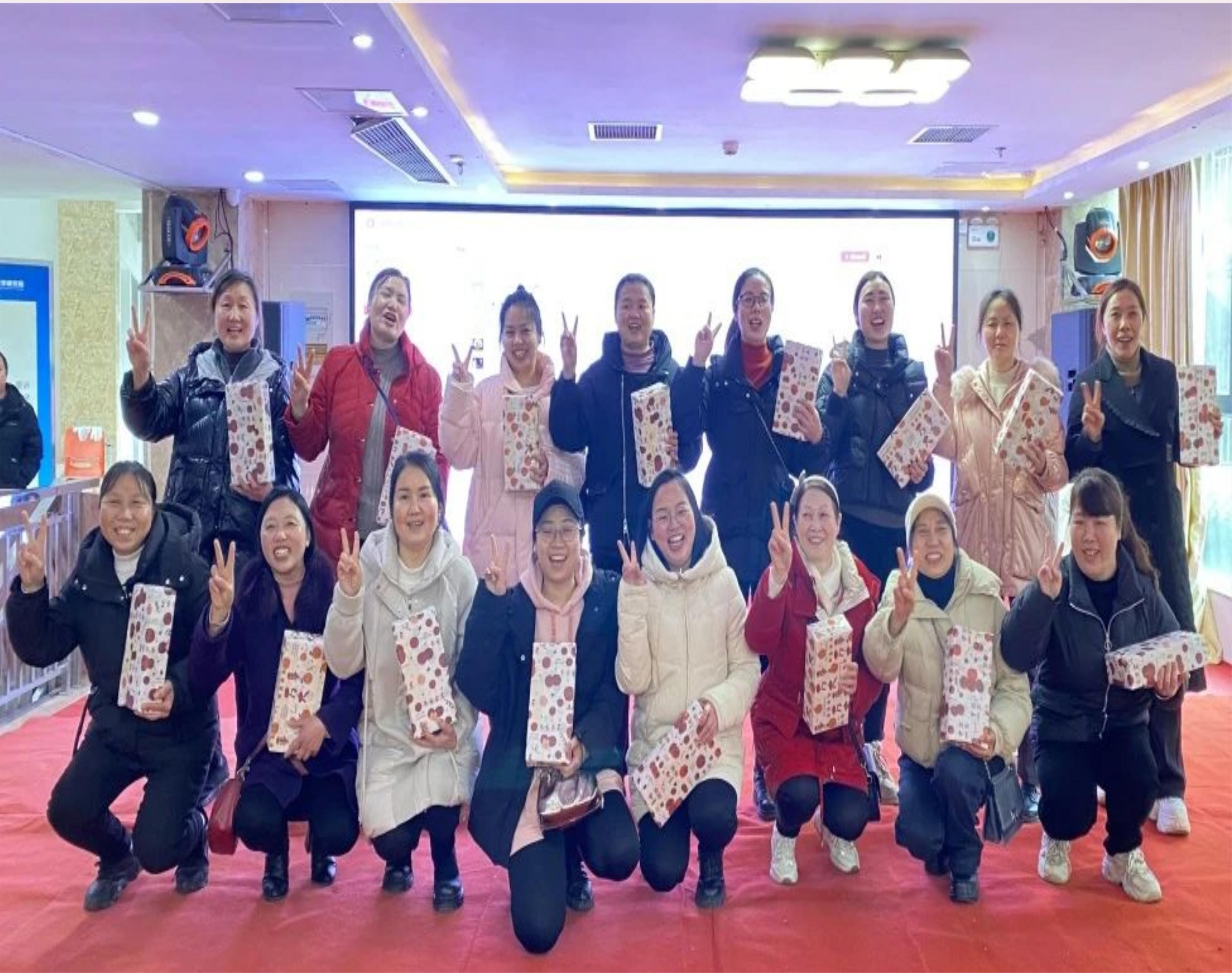 百年集團(tuán)共慶“三八”女神節(jié)，演繹女性風(fēng)采與和諧旋律
